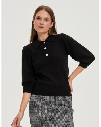 Pulover cu guler negru, Negru