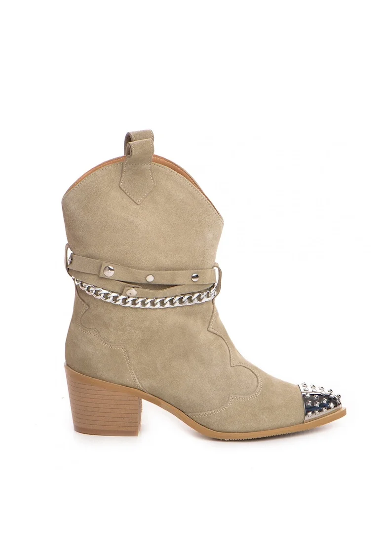 Botine cowboy din piele intoarsa, cu aplicatii metalice si tinte Odyssey, Bej