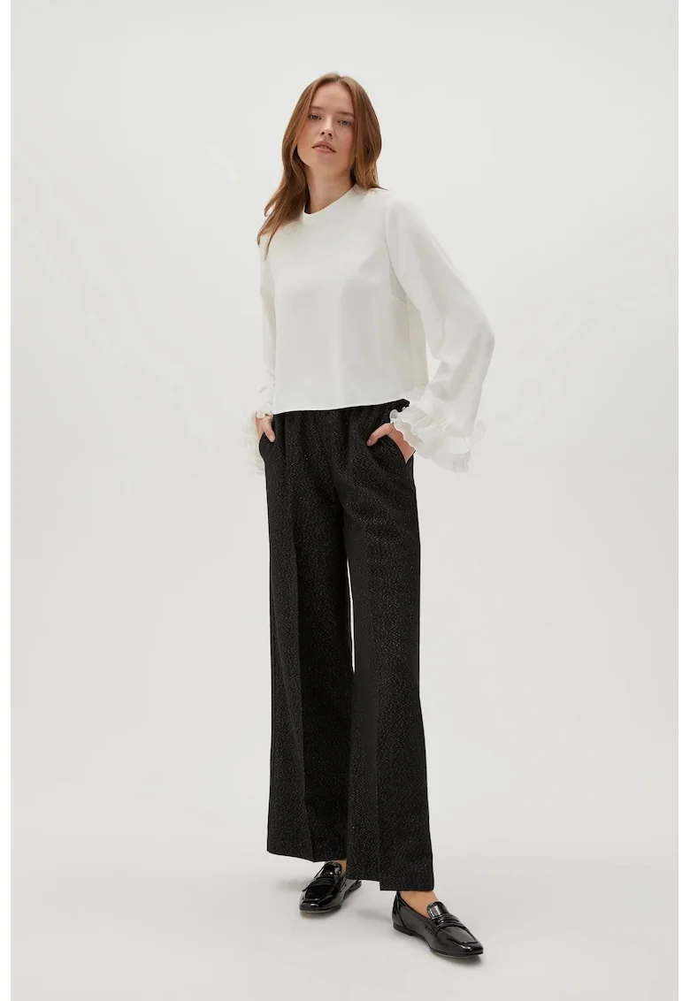 Pantaloni negri decorati cu fir metalic, Negru