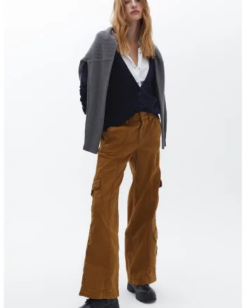 Pantaloni cargo drepti, Maro scortisoara