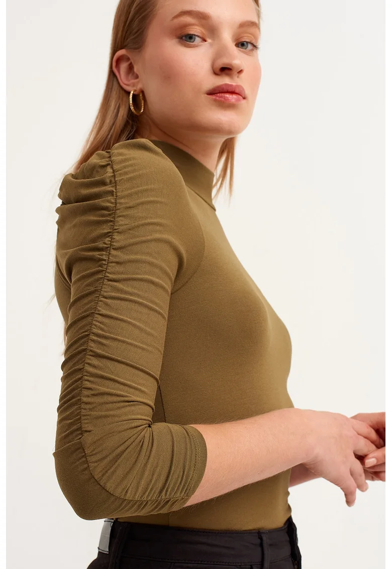 Bluza slim fit cu maneci cu fronseuri, Maro deschis