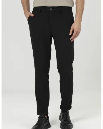 Pantaloni chino uni, Negru