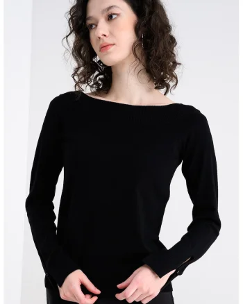 Pulover cu decolteu barcuta, Negru