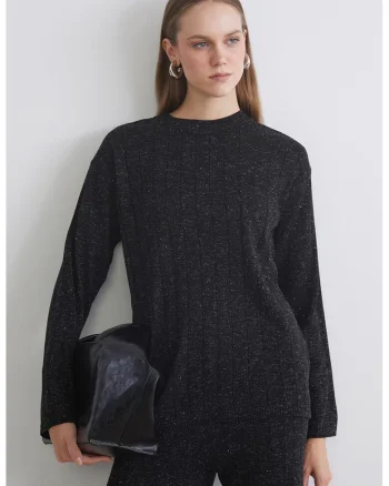 Pulover din lurex cu decolteu la baza gatului, Negru