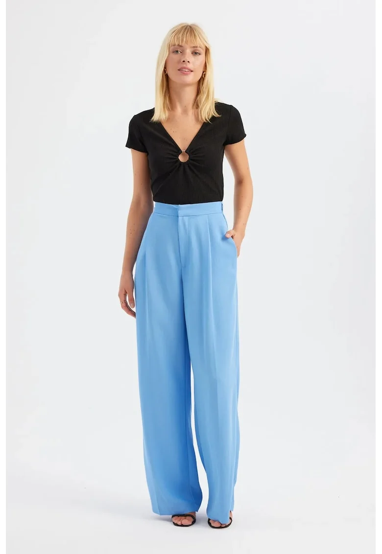 Top  cu decolteu in V, maneca scurta, detaliu incretit, Negru, Textil