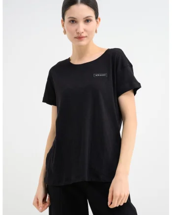 Tricou lejer cu decolteu la baza gatului, Negru