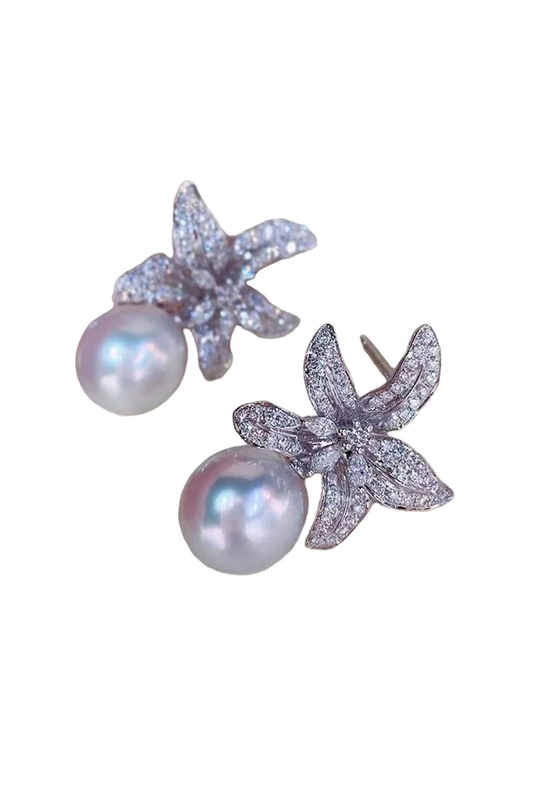 Cercei argintii, forma de floare, cu pietre din zirconiu si perle, Cosmo C15,