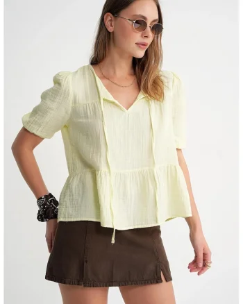 Bluza dama HiCCUP din muselina texturata, galben lamaie, bumbac, guler rotund