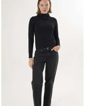Pulover tricotat fin cu guler inalt, Negru