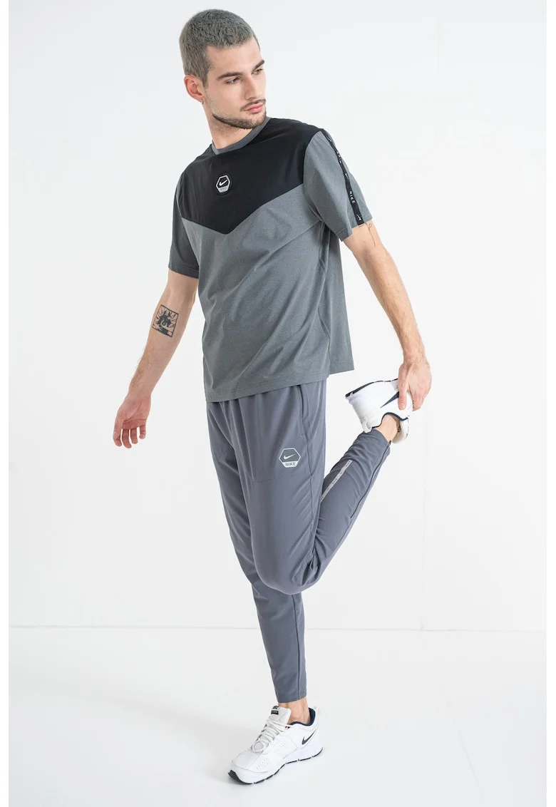 Tricou cu decolteu la baza gatului si detaliu logo, Negru/Gri cenusiu