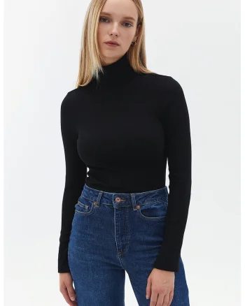 Bluza din amestec de bumbac cu guler inalt