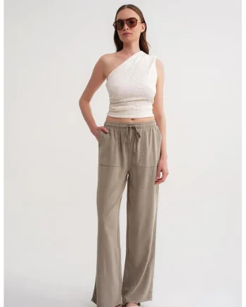 Pantaloni dama,  talie elastica, croiala dreapta, maro camel, textil