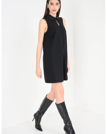 Rochie scurta cu aplicatie din strasuri pe guler, fara maneci, Negru