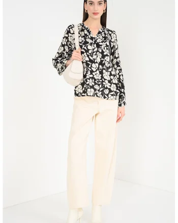 Bluza cu model floral si decolteu in V, Alb fildes/Negru