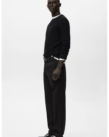 Pantaloni drepti cu pensa, Negru