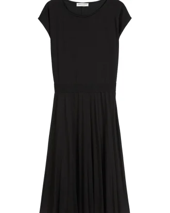 Rochie de zi,  neagra, din material usor