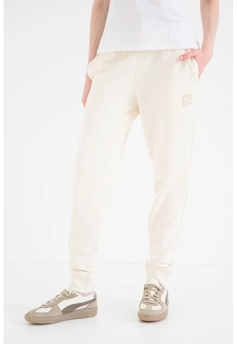 Pantaloni de trening cu aplicatie logo Ess Elevated, Alb fildes