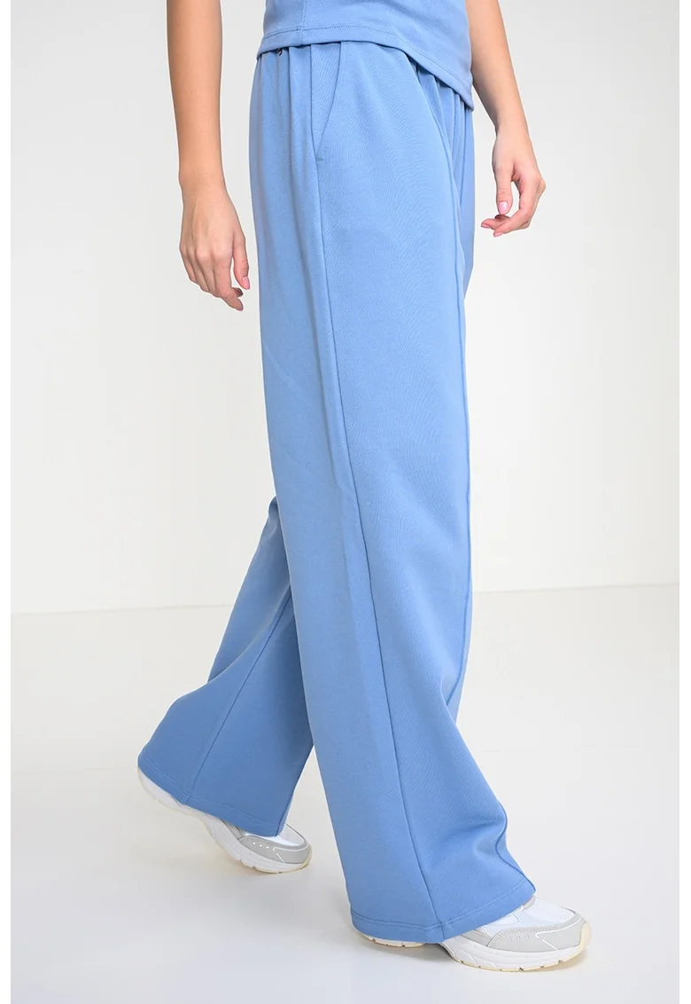 Pantaloni de trening cu croiala dreapta si cusaturi pe partea din fata, Albastru deschis