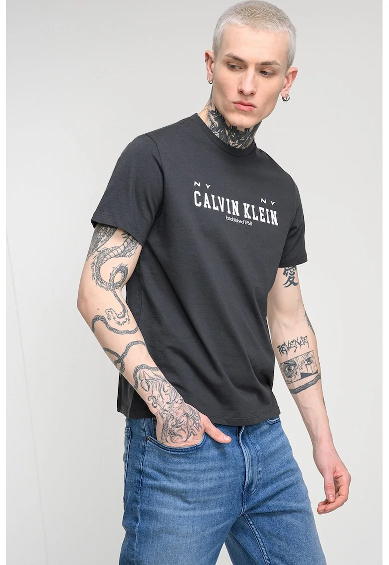Tricou de bumbac cu decolteu la baza gatului si logo, Negru