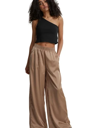 Pantaloni din satin cu croiala ampla si banda elastica in talie, Maro inchis