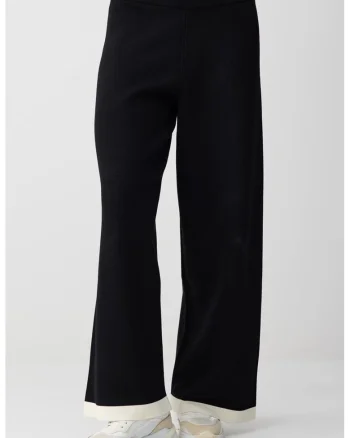 Pantaloni cu croiala ampla si model uni, Negru