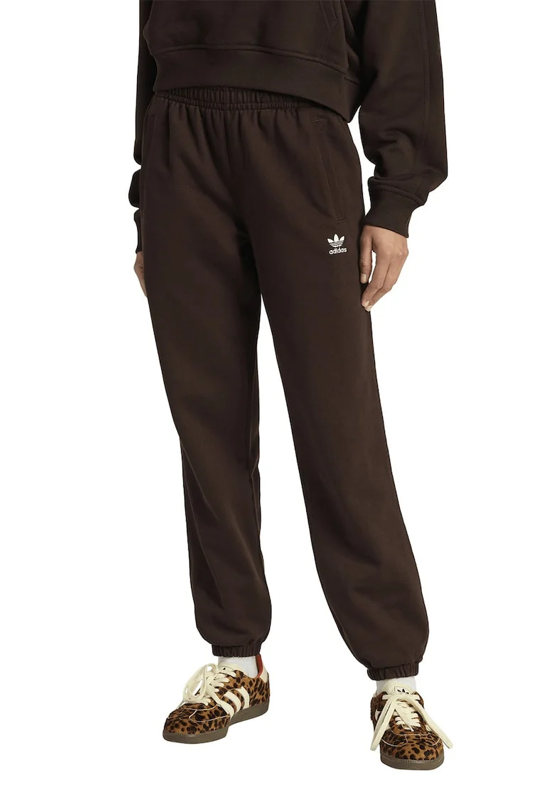 Pantaloni de trening relaxed fit cu buzunare laterale Essentials, Maro inchis