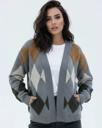 Cardigan  gri, tricot sintetic, model cu romburi, croiala lejera, fara inchidere, set cu buzunare laterale