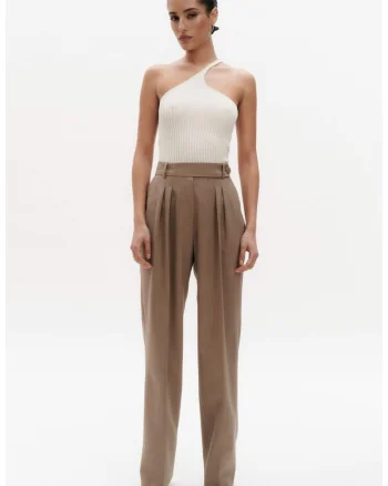 Pantaloni lejeri, Bej