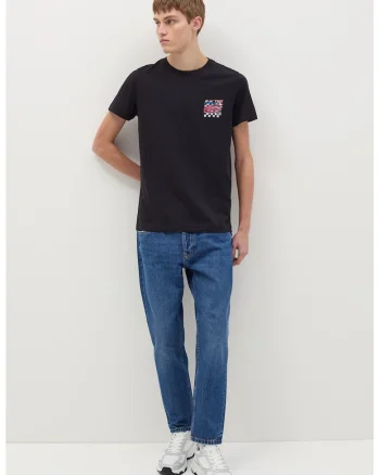 Tricou cu decolteu la baza gatului si imprimeu discret, Negru/Albastru pal/Rosu deschis