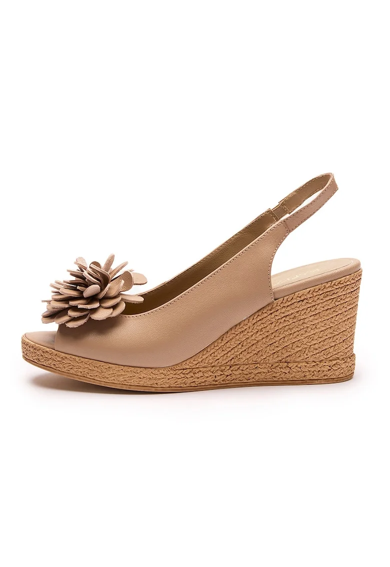 Sandale din piele cu bareta slingback talpa wedge si aplicatie florala Gwen, Bej