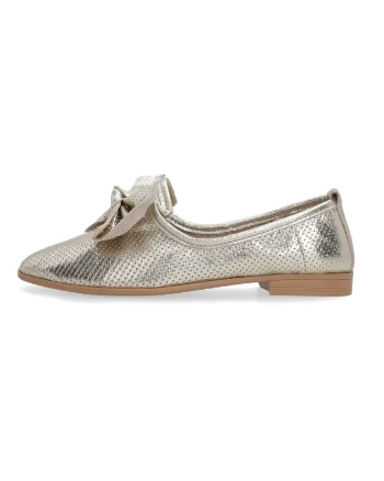 Mocasini din piele cu aspect metalizat si perforatii decorative