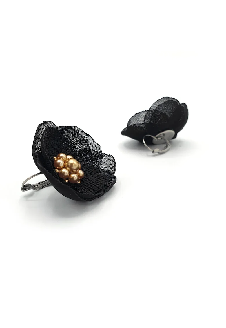 Cercei floare,  Seren, voal negru, mijloc perle aurii, tortite inox