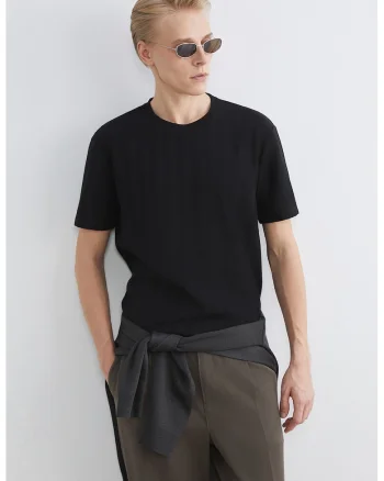 Tricou uni cu decolteu la baza gatului, Negru