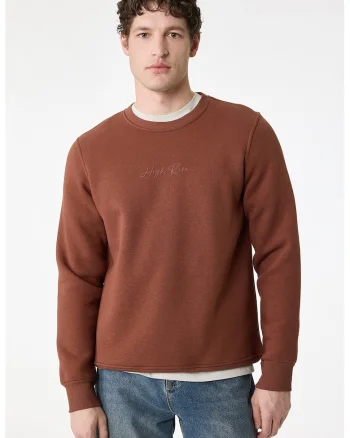 Bluza regular fit de trening cu decolteu la baza gatului, Maro scortisoara
