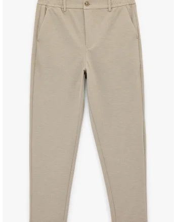 Pantaloni chino conici, Maro nisip