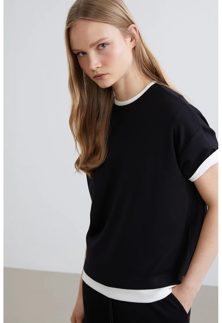 Tricou supradimensionat cu decolteu la baza gatului, Negru