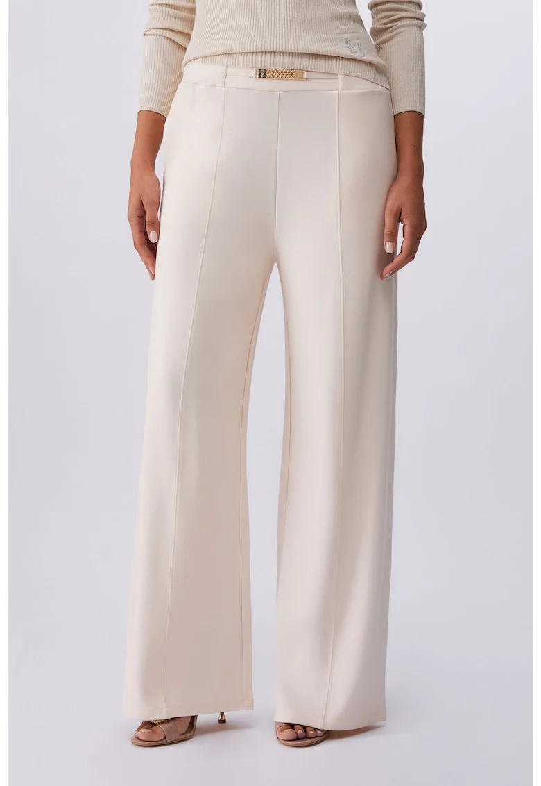 Pantaloni cu talie medie si lant decorativ, Crem