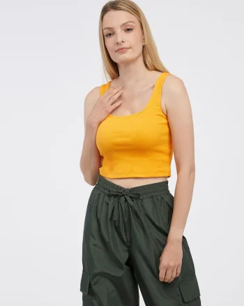 Crop top uni cu decolteu rotund Nukisa,