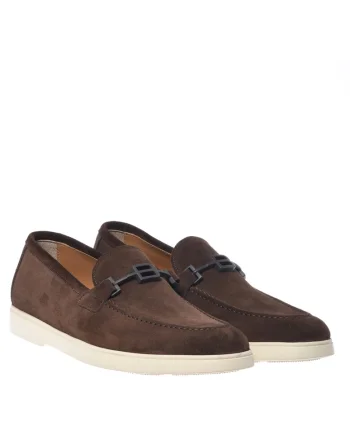 Pantofi loafer de piele intoarsa cu monograma metalica, Maro