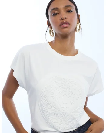 Tricou cu model grafic in relief, Alb murdar