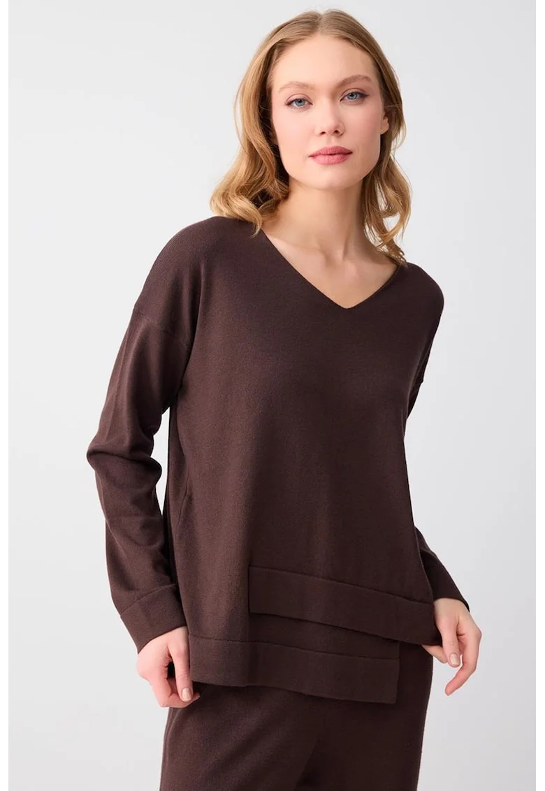 Bluza lejera cu decolteu in V si maneci cazute, Maro