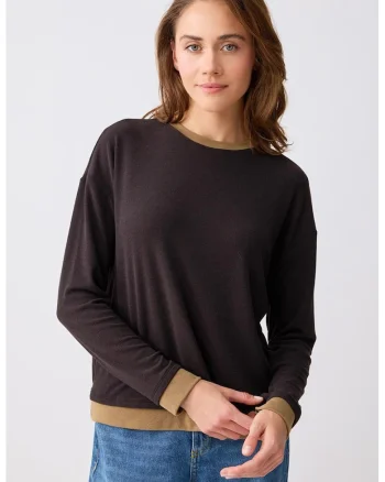Bluza uni cu maneci cazute, Maro