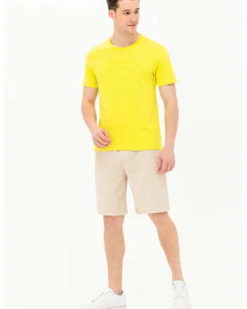 Tricou cu decolteu la baza gatului si logo in relief, Galben