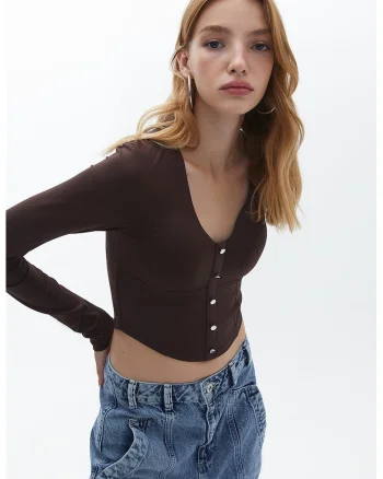Bluza crop cu decolteu in V, Maro inchis