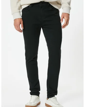 Blugi skinny-fit, Negru