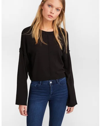 Pulover crop cu decolteu la baza gatului, Negru