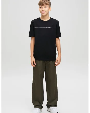 Tricou cu decolteu la baza gatului si logo discret, Negru