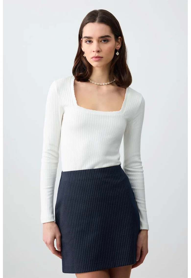 Bluza cambrata cu decolteu patrat, Alb fildes