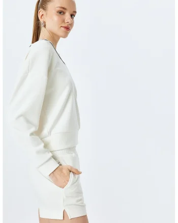 Bluza de trening din amestec de modal cu decolteu in V, Alb fildes