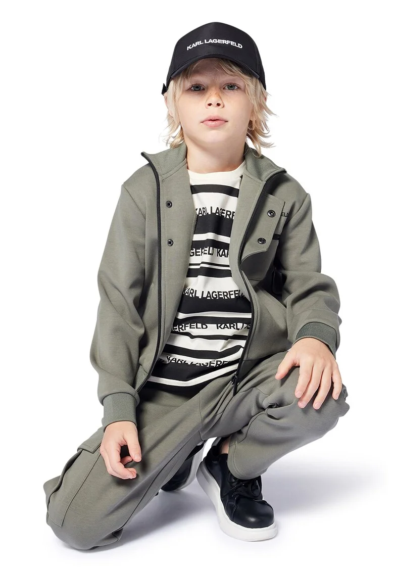 Tricou cu decolteu la baza gatului si model, Alb fildes/Negru